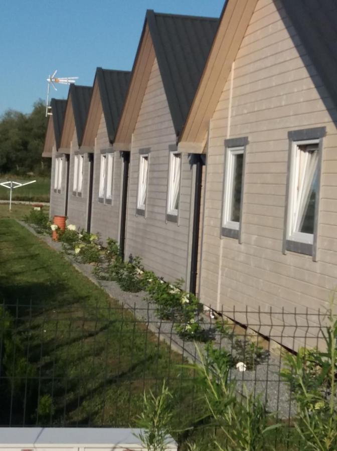 Bajkowe Chatki Rusinowo  Exterior foto